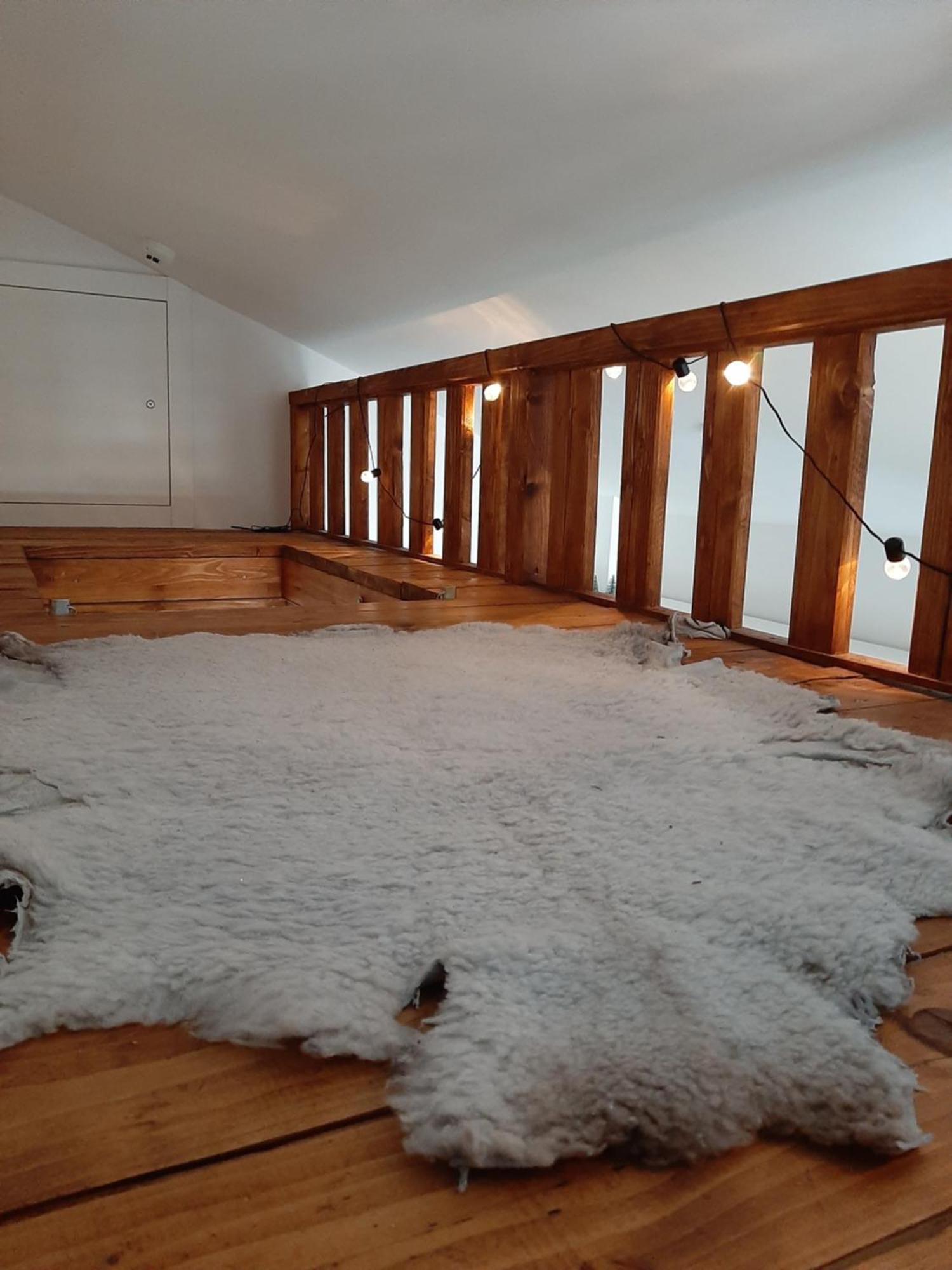 Attic 7 *